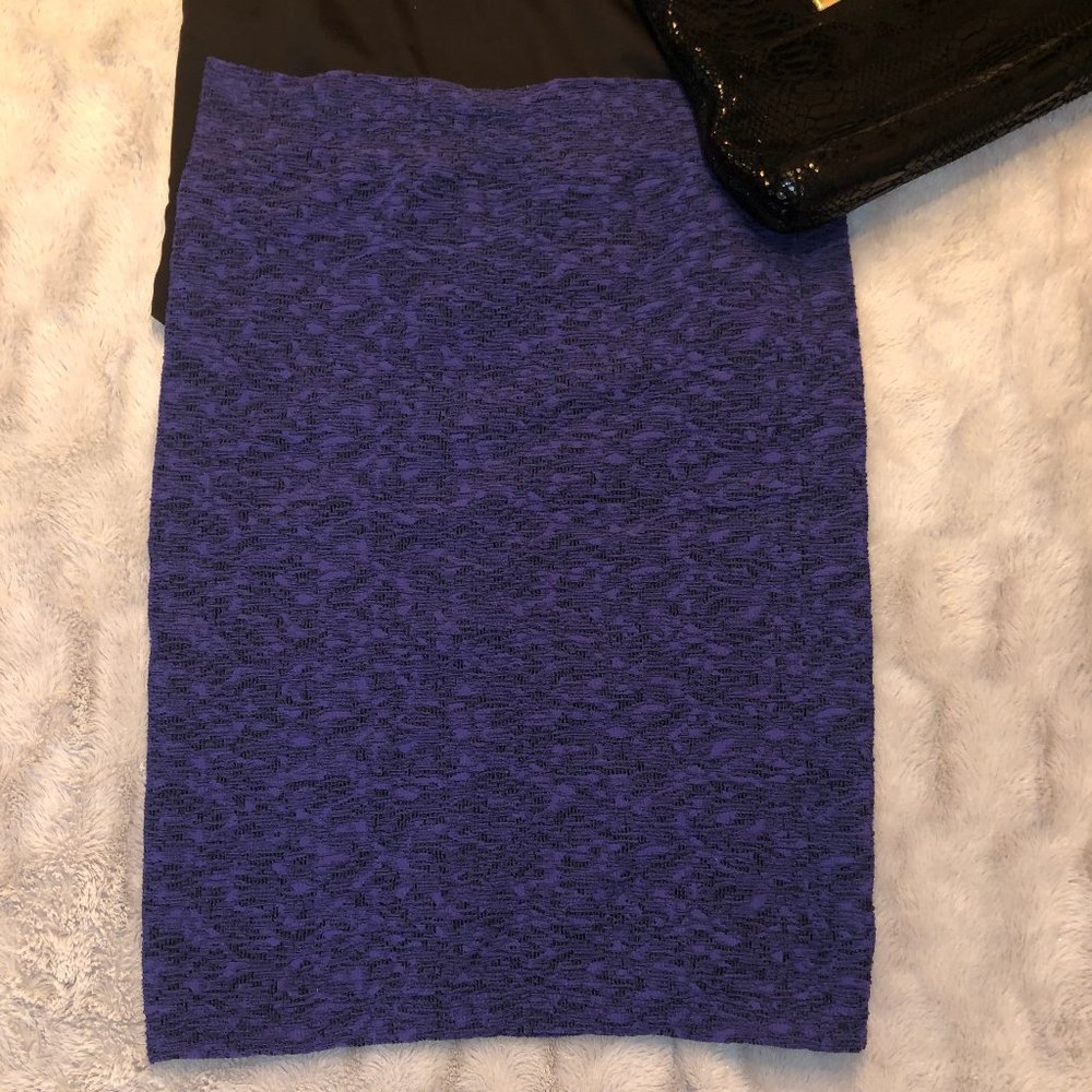 BCBG stretchy tight fitted skirt